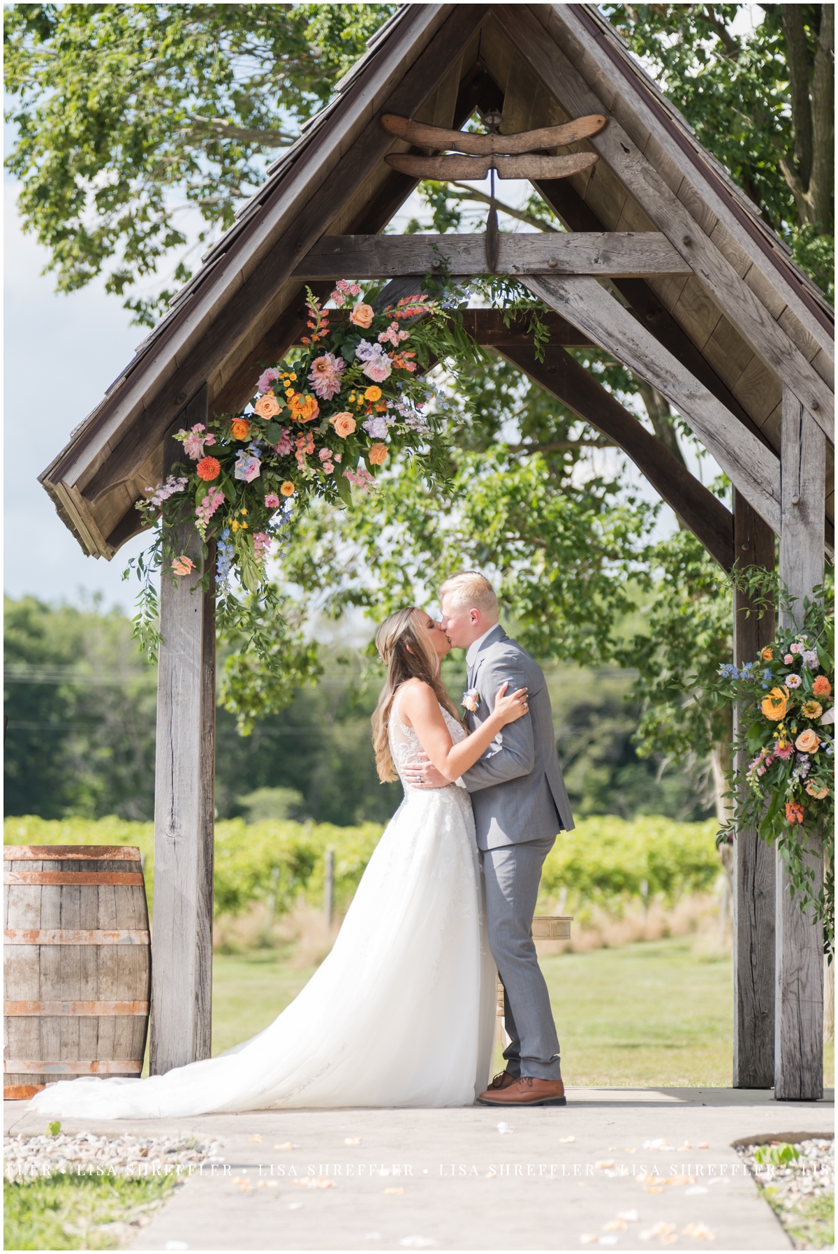 lexi jarett sleepy creek vineyard summer wedding fairmount il 0113